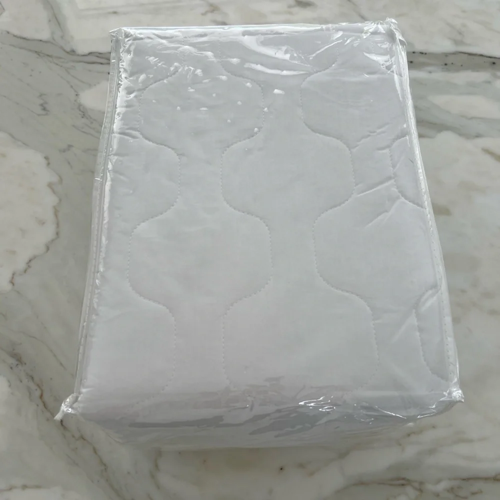 KING WHITE 200 TC MATTRESS PAD NEW!